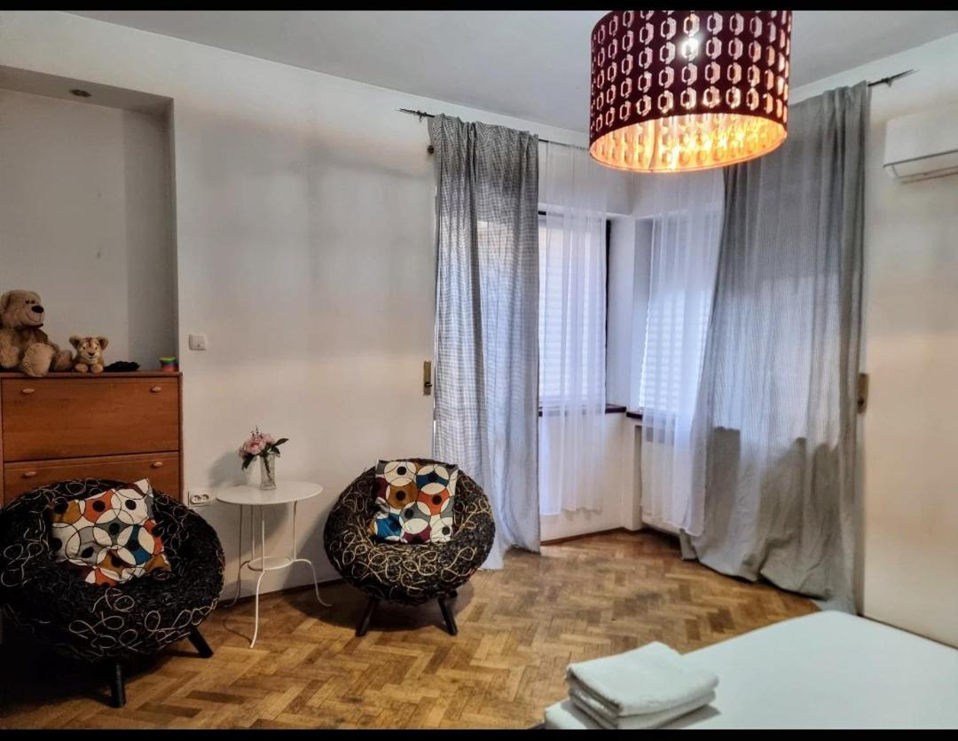 The Flat Of Sillence Piata Romana Bucureşti Exterior foto